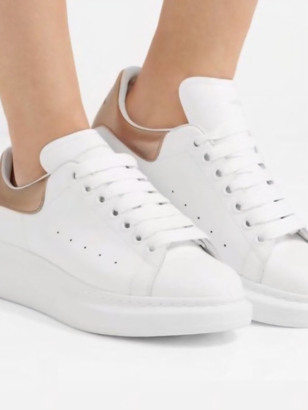Alexander McQueen Size 39.5 (9.5) Oversized White And Rose Gold Sneakers - Picture 2 of 10